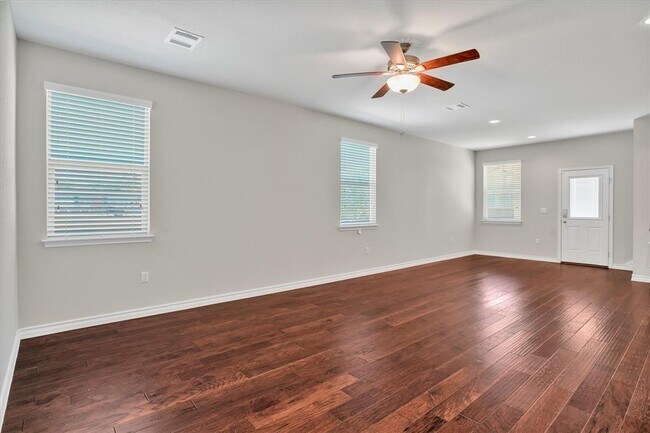 Building Photo - 5412 Golden Canary Ln