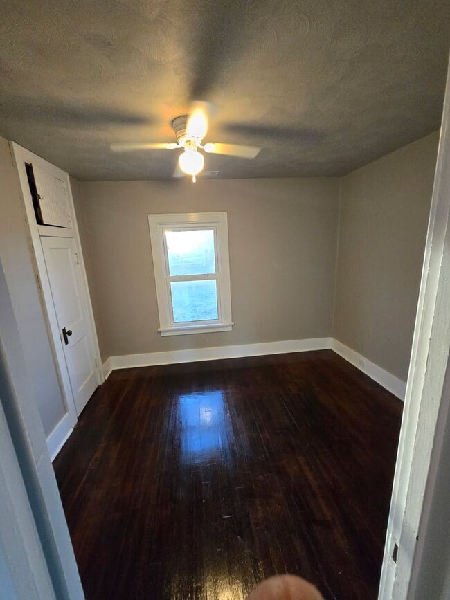 Building Photo - 2 Bedroom 2 Bathroom House For Rent in Farber, MO