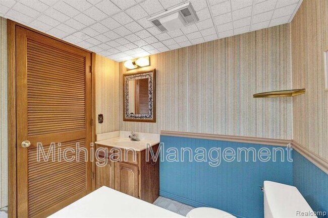 Building Photo - 1311 Ottawa Ave