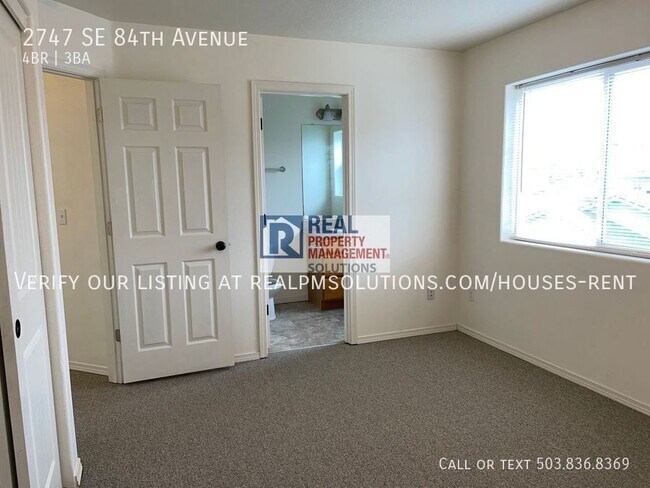 Building Photo - 2747 SE 84th Ave