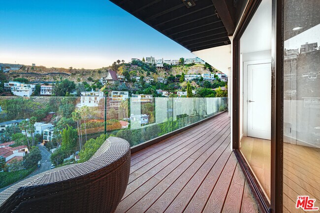 Building Photo - 8560 Franklin Ave