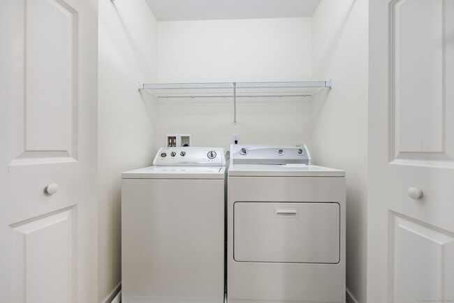 Building Photo - 38 Brighton Park Way