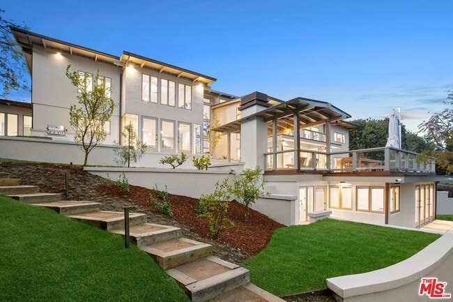 Building Photo - 1514 Sorrento Dr