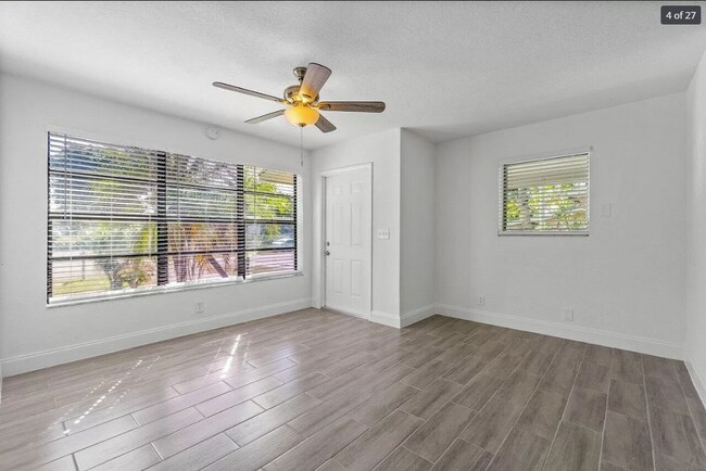 Building Photo - 12278 Hillman Dr