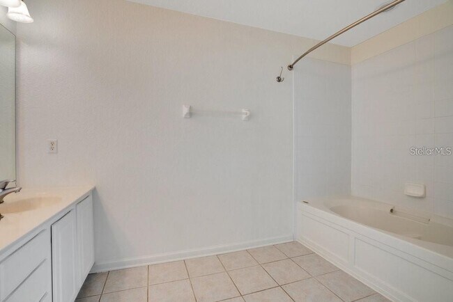 Building Photo - 3393 Shallot Dr
