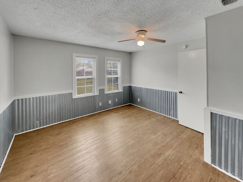 Building Photo - 2610 39th St