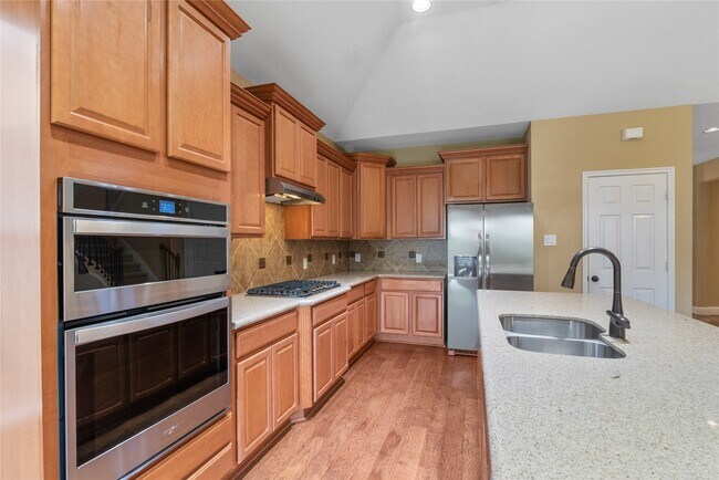 Building Photo - 11119 Hayden Falls Dr