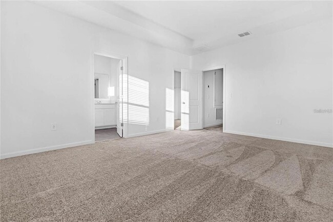 Building Photo - 3054 Chantilly Dr