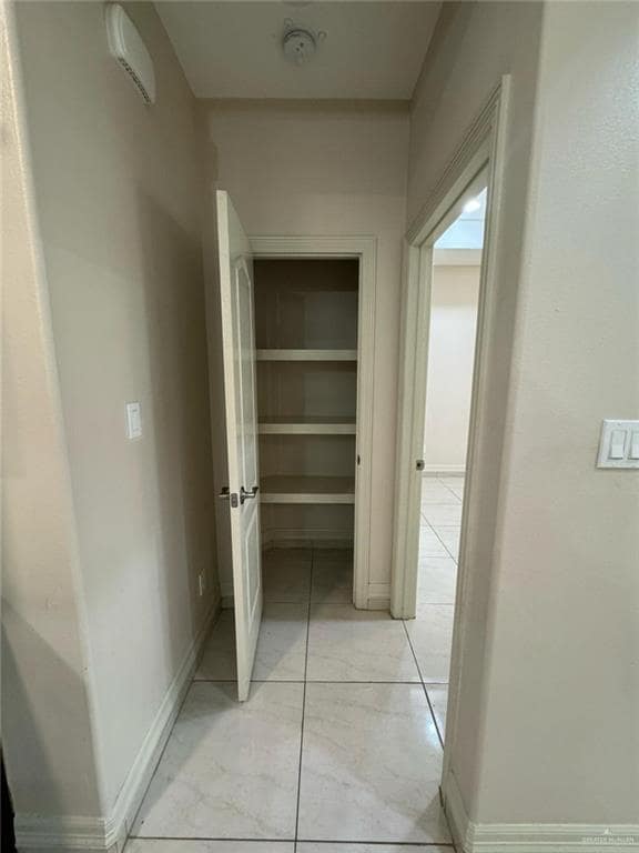 Building Photo - 304 S Ridge Ln