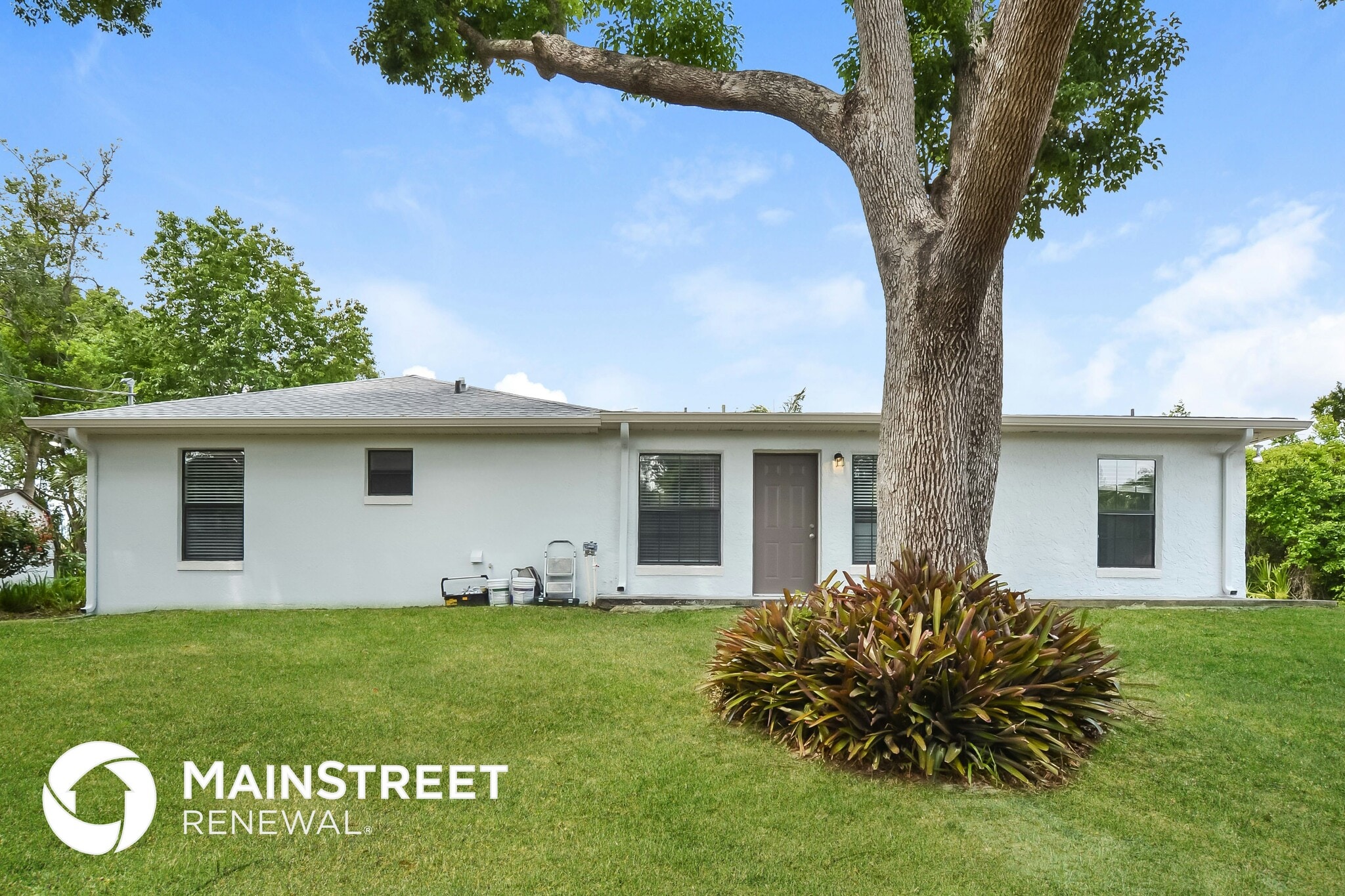 Building Photo - 1679 April Ave