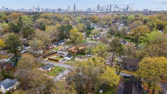 Building Photo - 1298 Gideons Dr SW