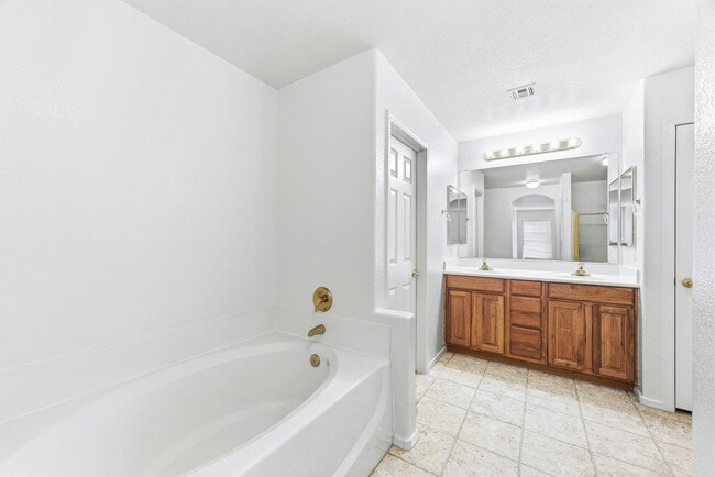 Building Photo - 2899 W White Canyon Rd