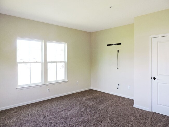 Building Photo - 9166 Beechdale Ct
