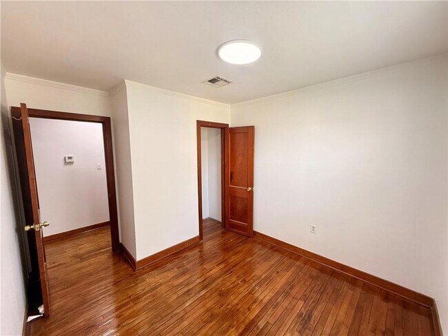 Building Photo - 537 Melody Dr