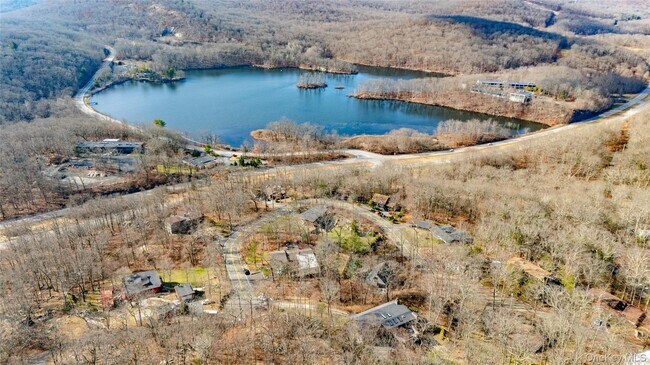 Building Photo - 53 Woods Rd