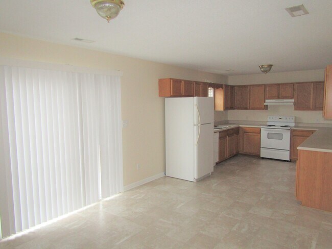 Building Photo - 205 Stag Ct