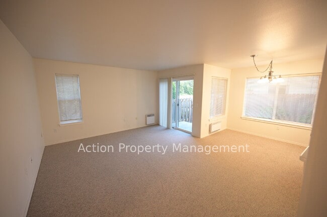 Building Photo - 2 bed, 2 bath, 1 car garage in a 4-plex, in Sequim