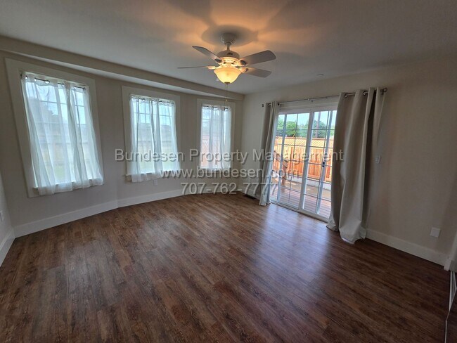 Building Photo - 811 Old Adobe Rd