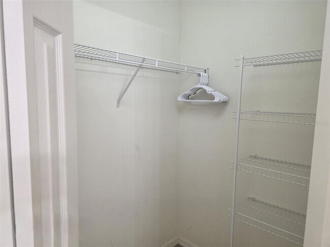 Building Photo - 1027 Balmoral Dr