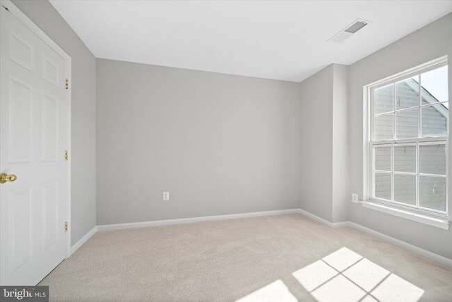 Building Photo - 103 Holmes St