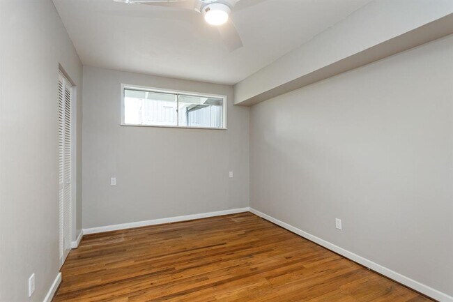 Building Photo - 10234 Hazelhurst Dr