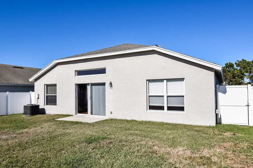 Building Photo - 30410 Randall Manor St