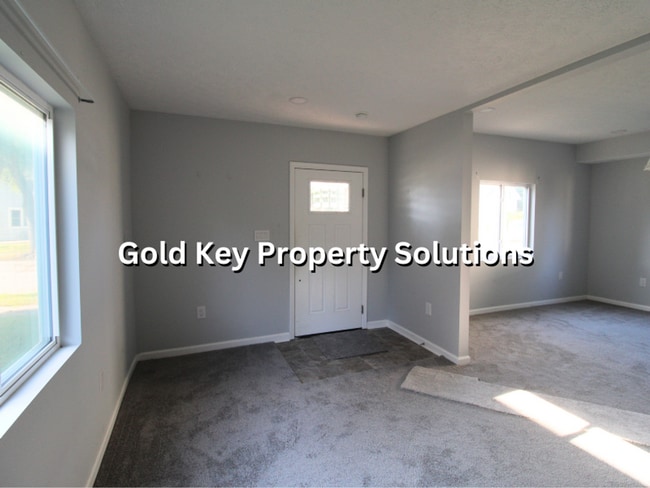 Building Photo - Beautifully Updated 3 BR 2 BA House in Alexandria (NO SECTION 8)