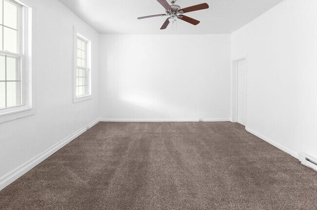 Building Photo - 3 Bed 2 bath Home For Rent in Newport News