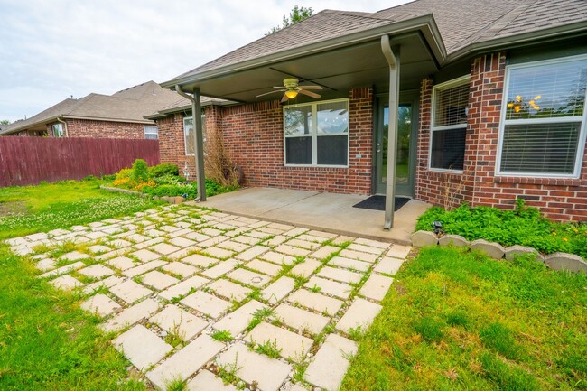 Building Photo - 4 Bed | 2 Bath | Owasso | $2060 | Mid July