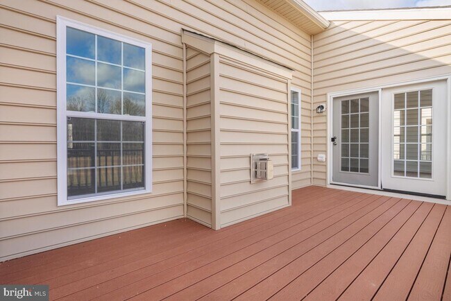 Building Photo - 6308 Savannah Dr