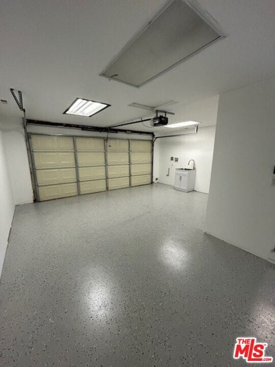 Building Photo - 3641 Sunswept Dr