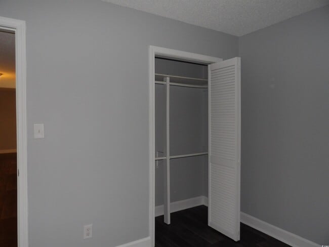 Building Photo - 10172 Beach Dr SW
