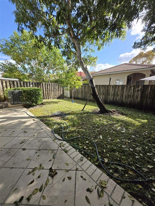 Building Photo - 821 NW 130th Ave