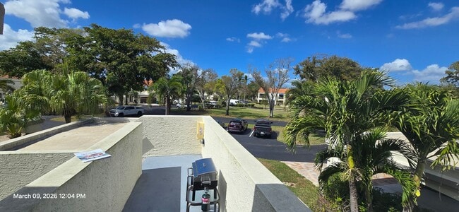 Building Photo - Welcome to **Caloosa Yacht & Racquet Club**, one of Fort Myers’ most desirable **gated waterfront...