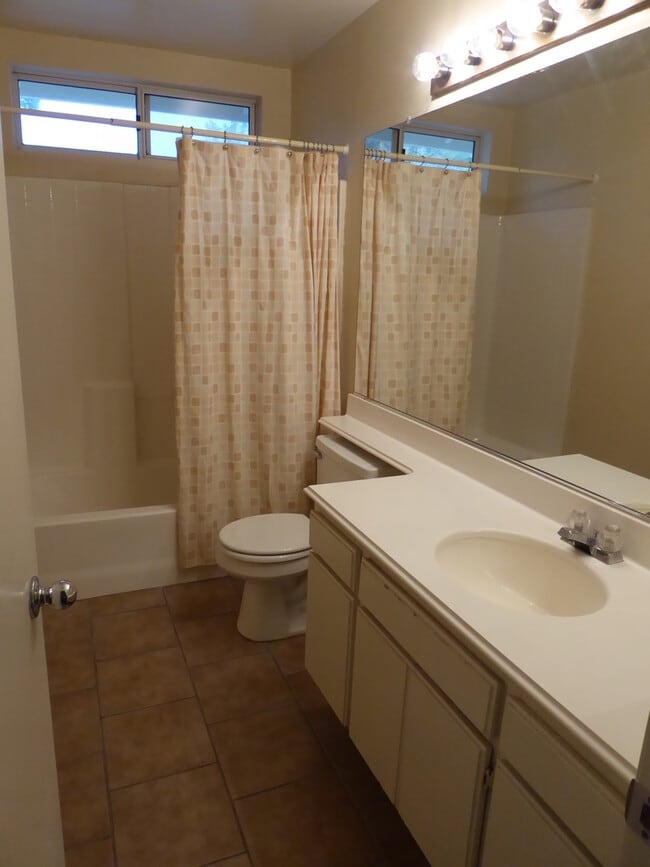 Building Photo - Spacious 3-Bedroom Home with Community Poo...
