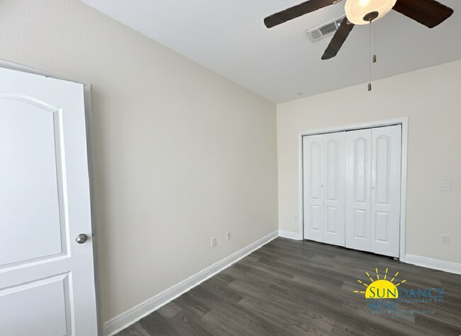 Building Photo - Beautiful 3 Bedroom Townhouse in The Palm Reserve