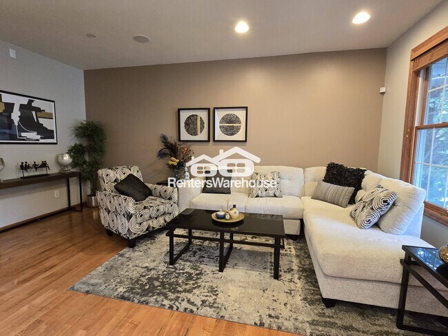 Building Photo - 15420 Plumstone Dr
