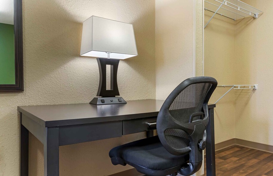 Building Photo - Furnished Studio-Greenville - Airport