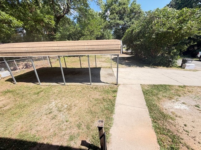 Building Photo - Fully Renovated 2-Bed Charmer on a Spacious Corner Lot – Near Downtown!