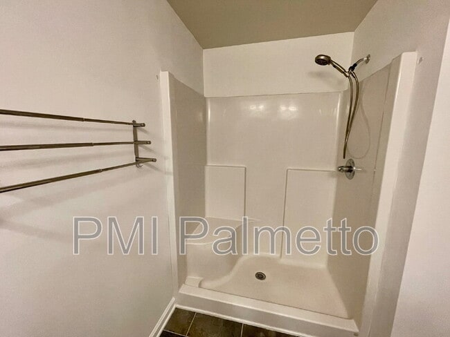 Building Photo - 341 Liliana Dr