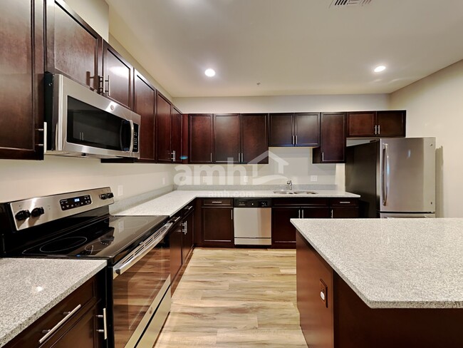 Building Photo - 20701 W Stone Hill Road