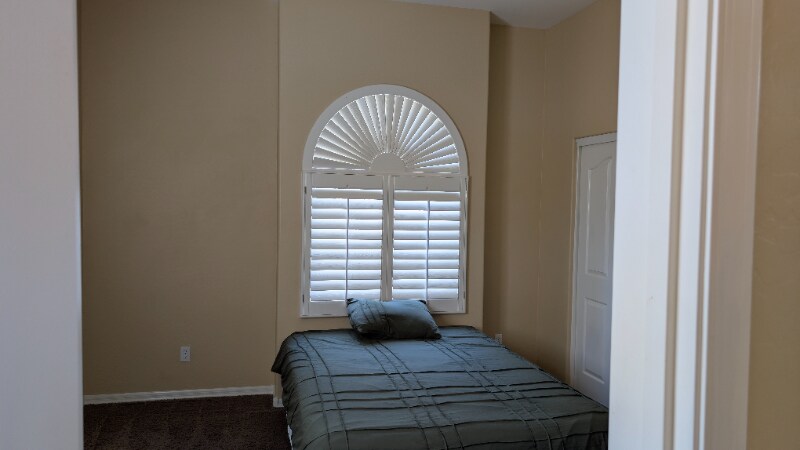 Building Photo - 1732 W Aloe Vera Dr