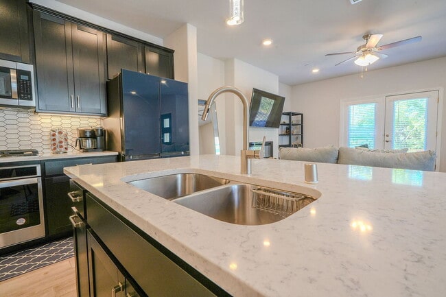 Building Photo - 2130 Argolis Dr