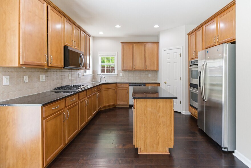 Building Photo - 3210 Warbler Way