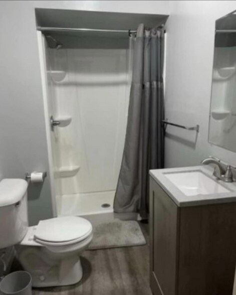 Building Photo - 1945 Owen St