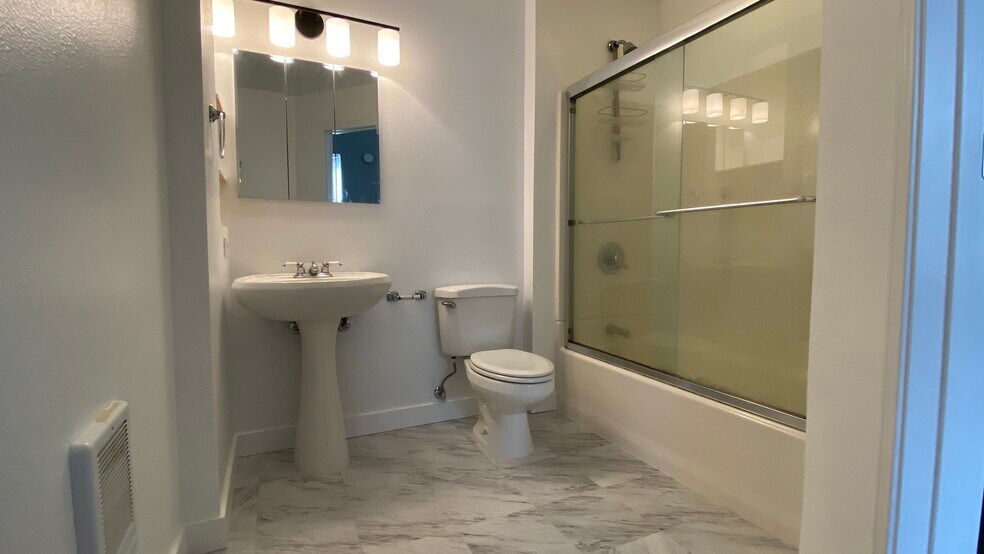 Building Photo - 3724 N Albina Ave