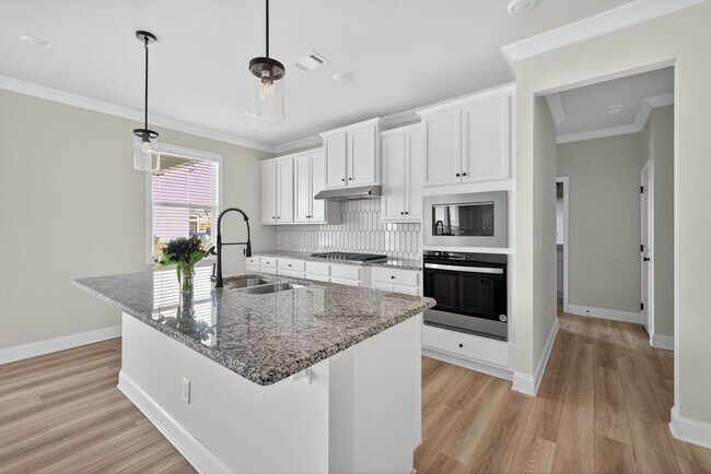 Building Photo - 4407 Silver Oak Dr