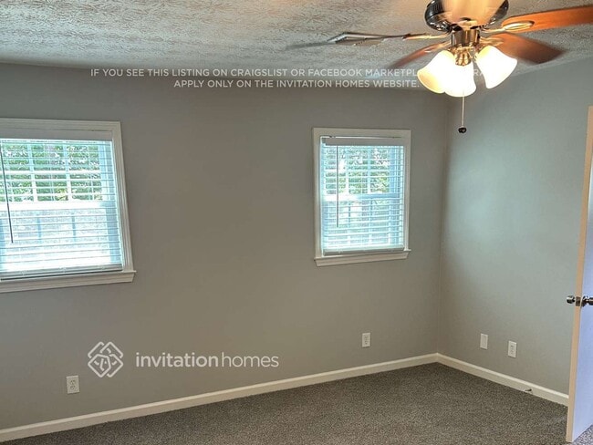 Building Photo - 129 Parks Cir