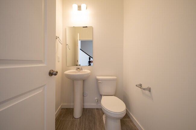 Building Photo - 10429 Ithaca Ln N