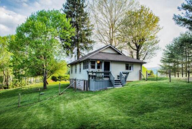 Building Photo - 83 Piney Mountain Church Rd